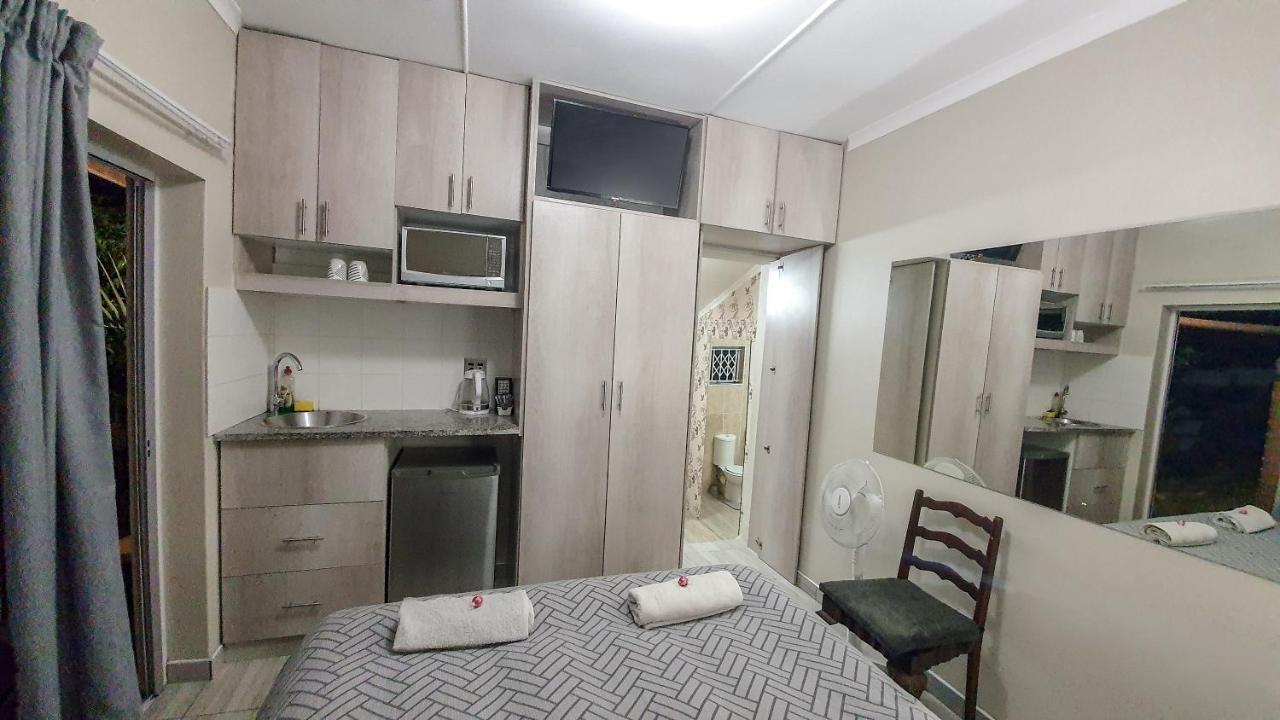 Home Away From Home Pinetown Kültér fotó